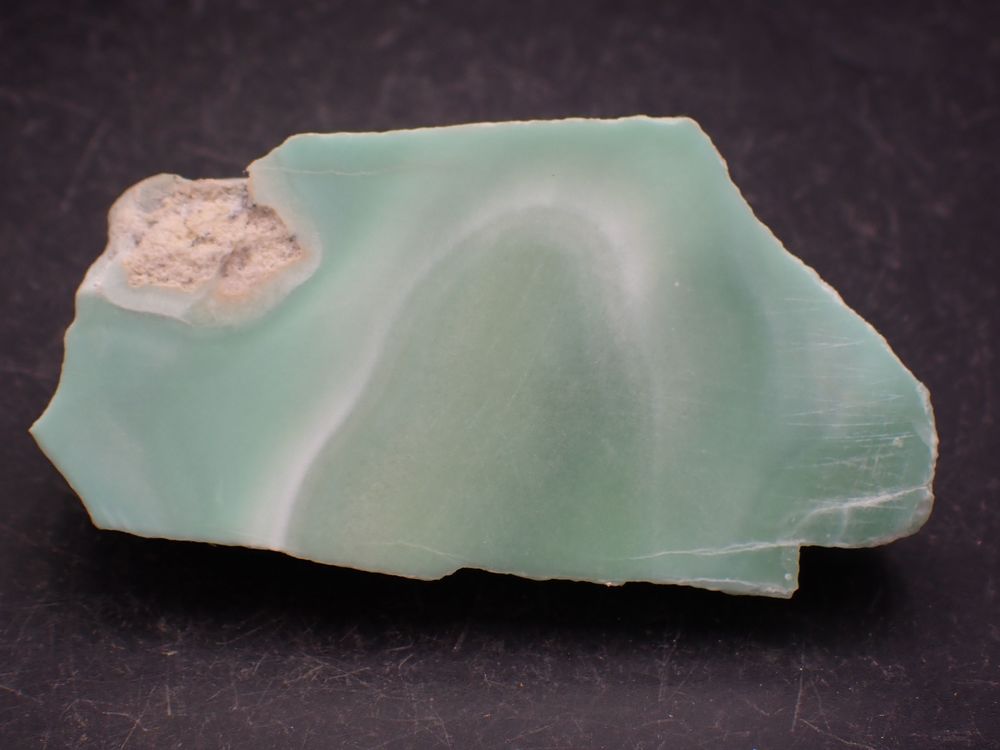  Aragonite cuprif&egrave;re polie d'un cot&eacute; , Mine Lina , Ari&egrave;ge 