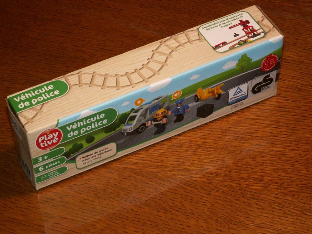 Bo&icirc;te Playtive voiture de police neuve
Jeux / jouets