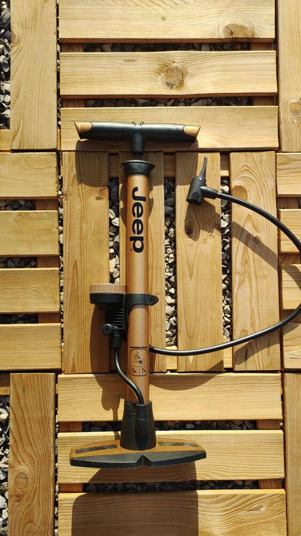 Pompe &agrave; V&eacute;lo JEEP &agrave; Pied avec Manom&egrave;tre - 11 Bars Sports