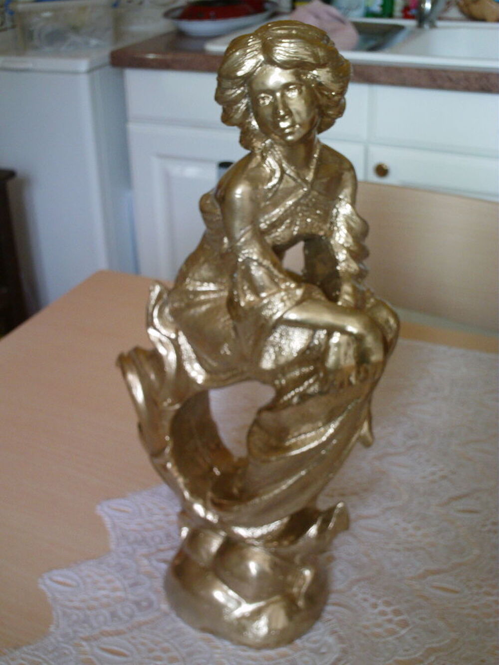 Statue ancienne femme en pierre dor&eacute; or fin N&deg;790 Décoration