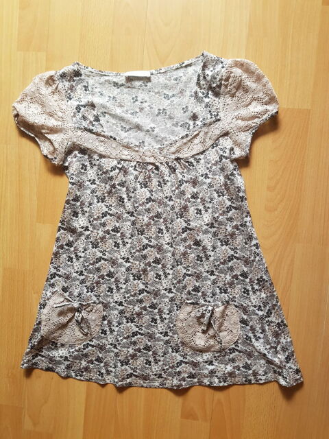 Tunique fleurs empi�cements dentelle (38) 7 Saint-Martin-le-Beau (37)