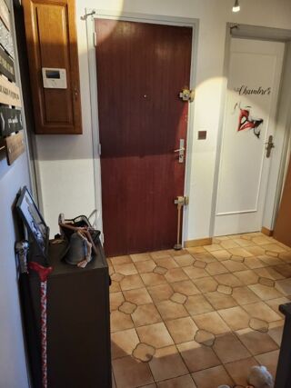  Appartement à louer 4 pièces 100 m²