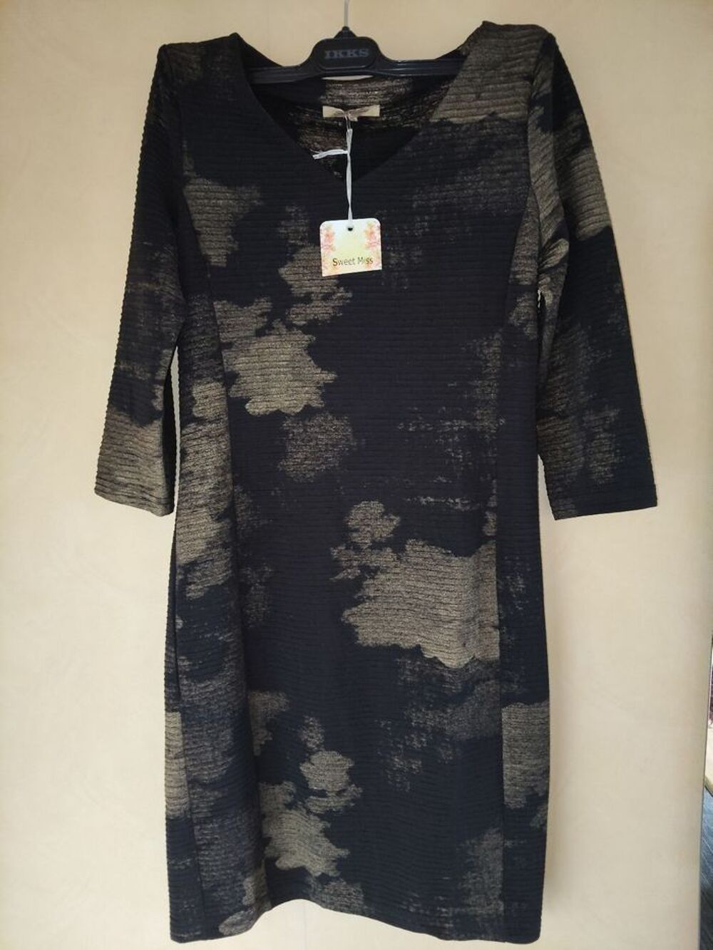 Robe neuve TAILLE 36 Vêtements