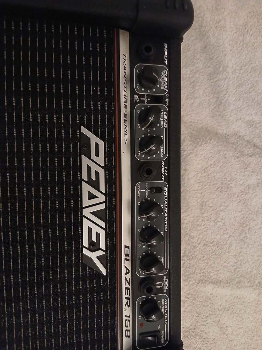 GUITARE ELECTRIQUE EPIPHONE SPECIAL MODEL GIBSON AVEC AMPLI PEAVEY BLASER 15watts 7.7v RMS 4 homs 40WATTS LE TOUT EN TR&agrave;ˆS TR&agrave;ˆS BON ETAT. Instruments de musique