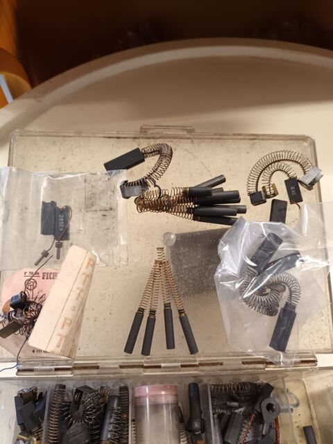 Charbons pour outils portatifs 0 Arcueil (94)