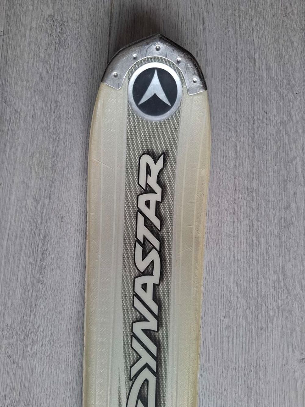 Skis piste Dynastar avec fixations hommes &eacute;tat satisfaisant Sports