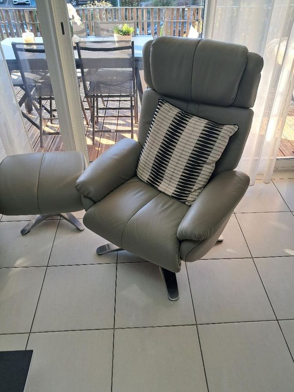 2 fauteuils cuir Meubles