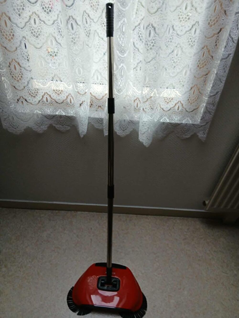  Balai rotatif Singer rouge neuf N&deg;1424 Electroménager