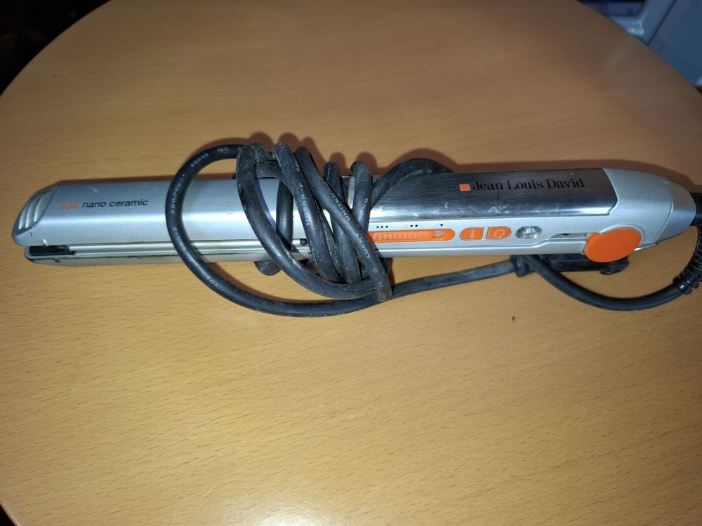 Fers &agrave; lisser Babyliss (neuf) et Jean-Louis David Vêtements
