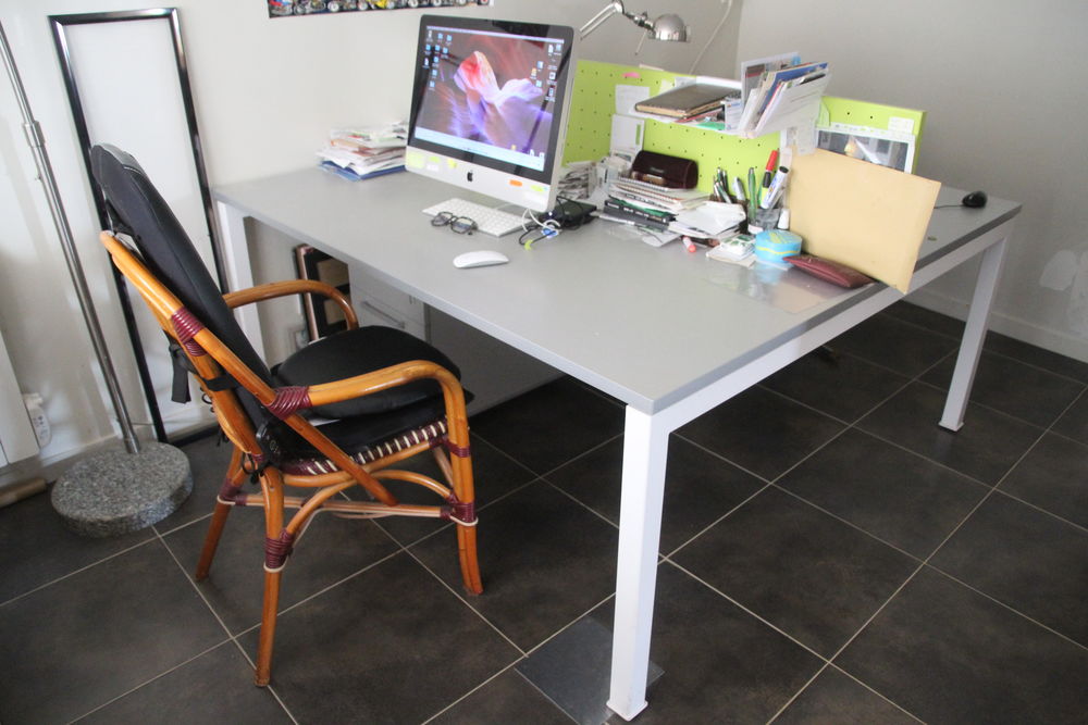 1 bureau double de la marque GAUTIER. 
Meubles