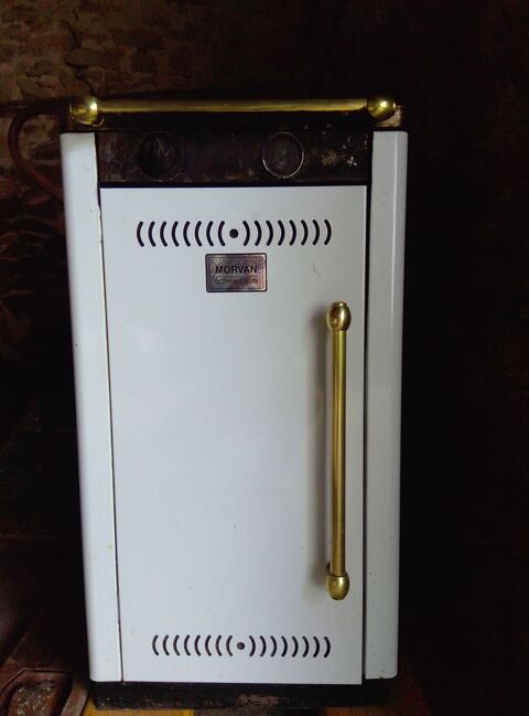 Chaudi�re � bois avec chauffages et �quipements 6000 Amailloux (79)