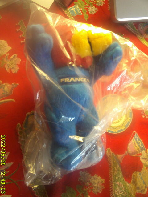  BELLE - Peluche -  Mascotte  -  FRANCE  . 98 10 Nontron (24)