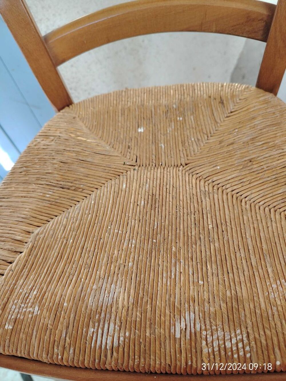 1 chaise en bois Meubles