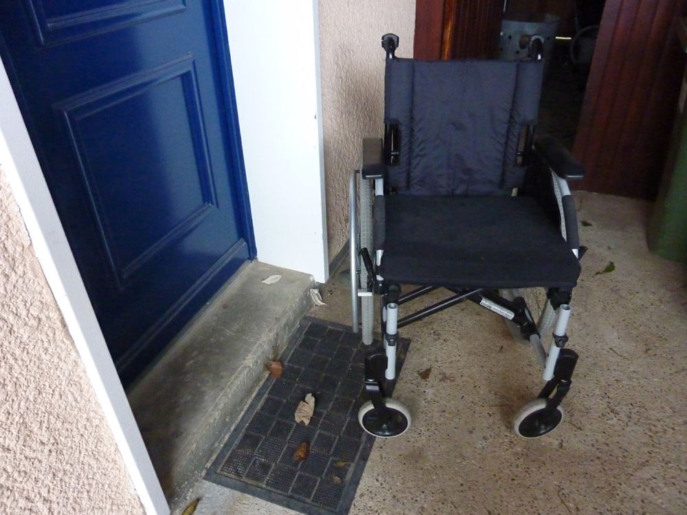 Fauteuil roulant super l&eacute;ger Meubles