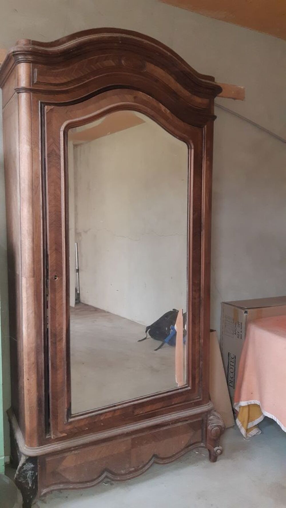 Armoire en bois massif Meubles