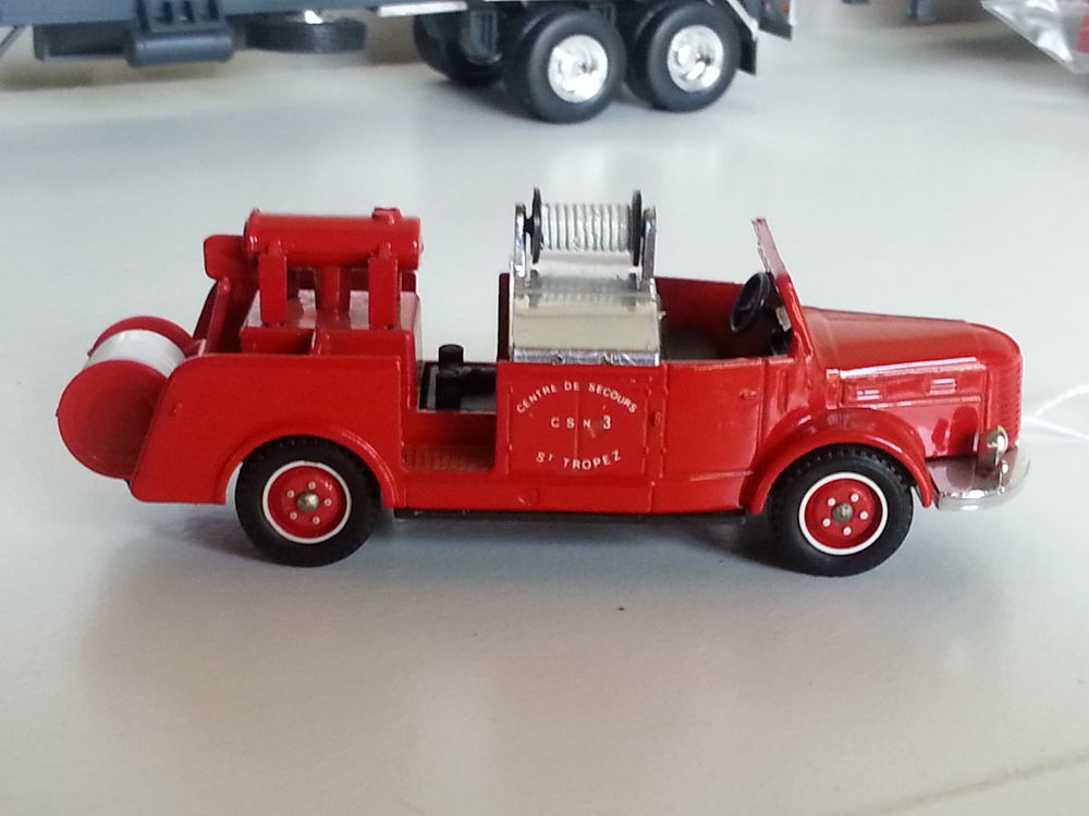 VOITURES MINIATURES - LOT N&deg; 15
