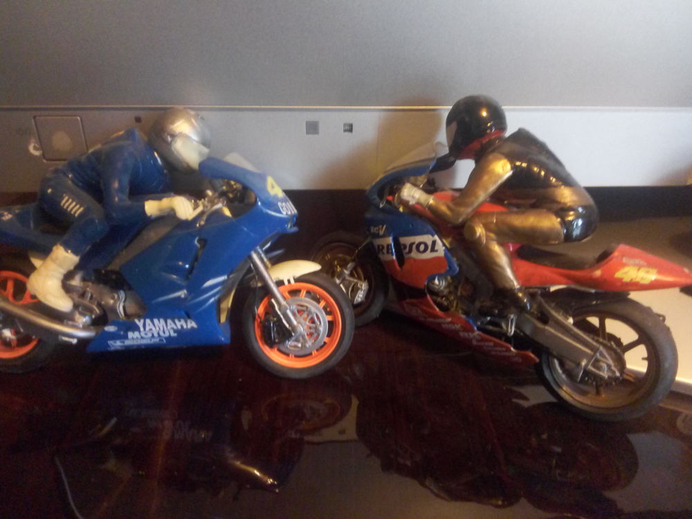 3 maquettes de motos Jeux / jouets