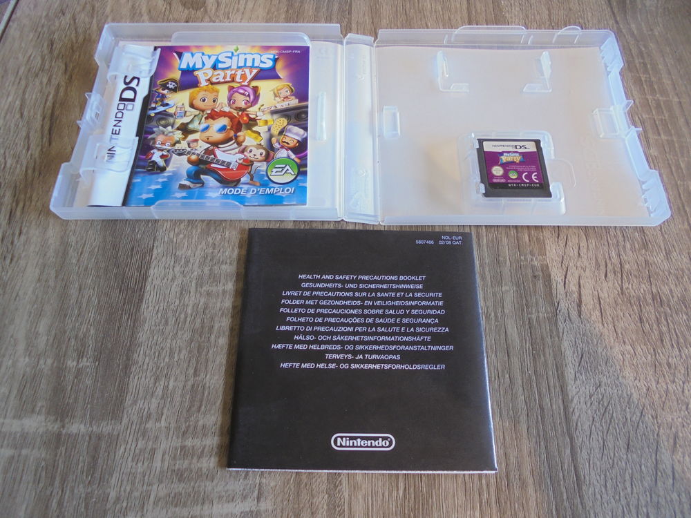 Nintendo DS MySims Party Consoles et jeux vidéos