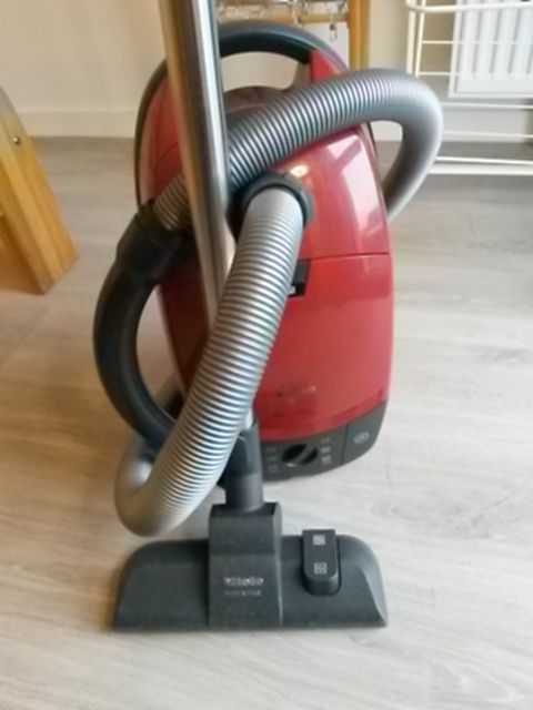 ASPIRATEUR MIELE 150 Sainte-Honorine-du-Fay (14)