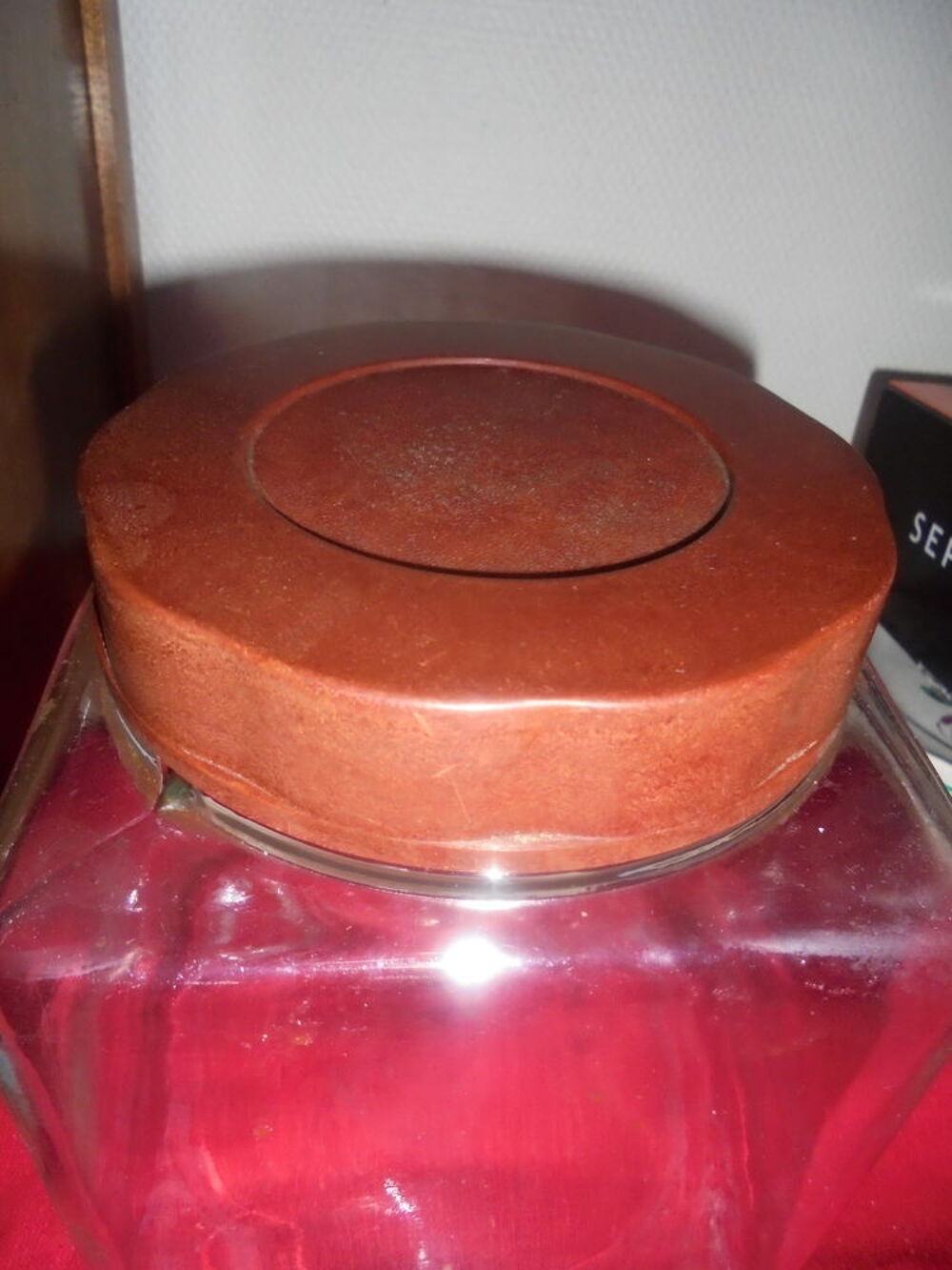 pot en verre et couvercle en bak&eacute;lite Cuisine