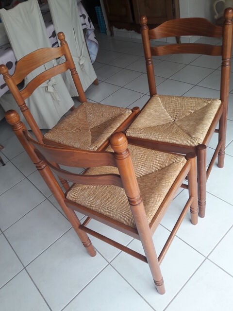 CHAISES 30 Bressuire (79)
