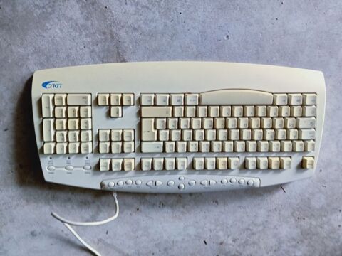 Clavier avec souris pour ordinateur 20 Grenoble (38)