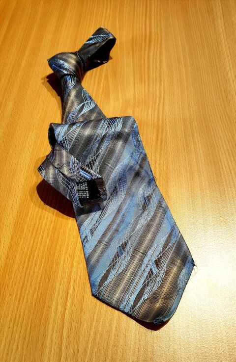 Cravate 100 % Soie Marron - Marque Vtements Charles 3 Chazelles-sur-Lyon (42)