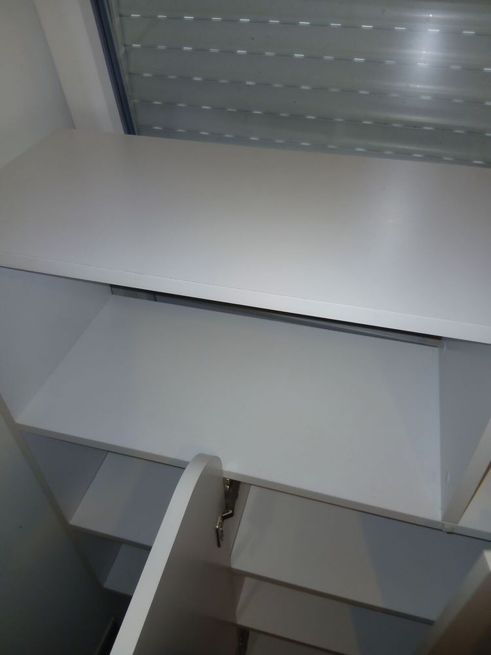 Meuble blanc tr&egrave;s bon &eacute;tat Meubles