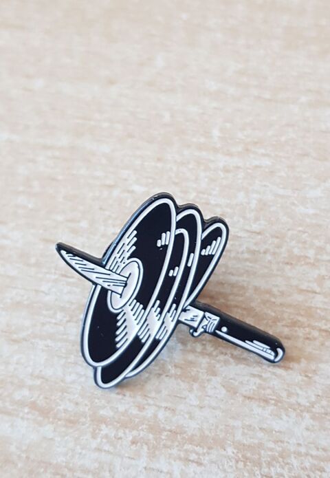 badge broche pins pin's métal  cran d'arrêt et disque vynil 4 Carnon Plage (34)