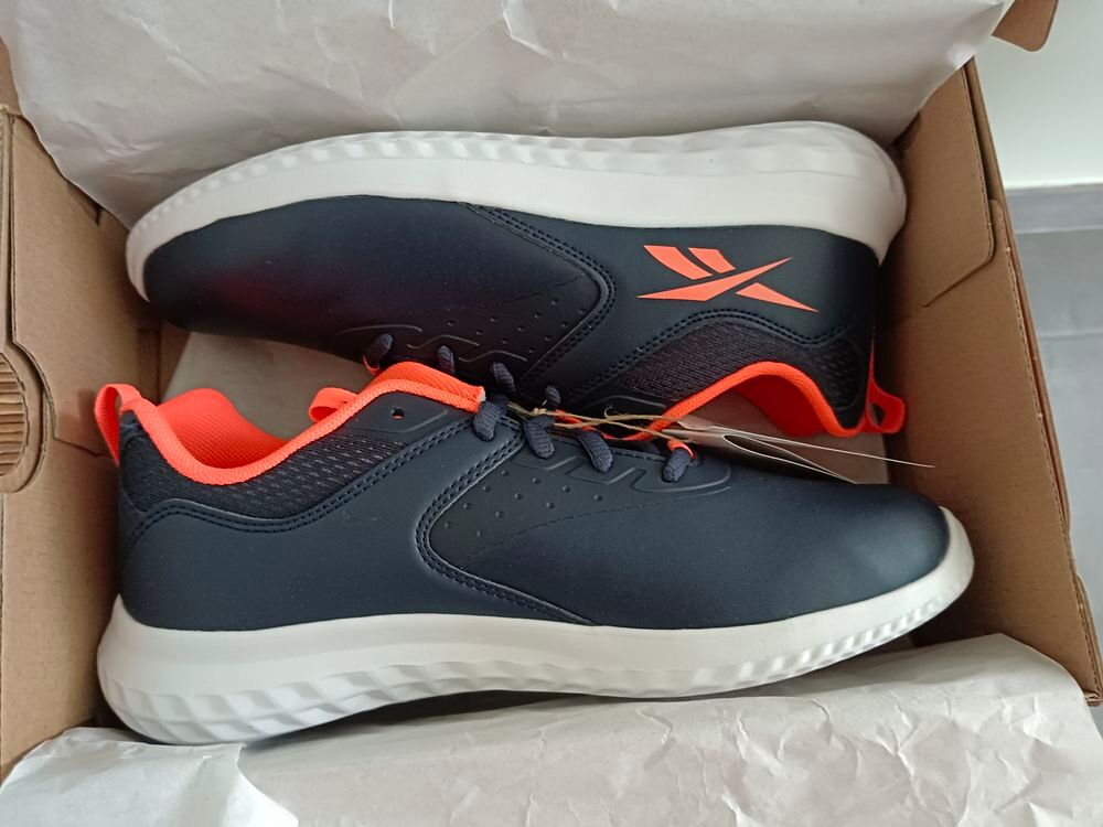 Paire de basket reebok sport neuve Chaussures