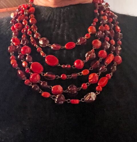 Collier perles rouges - 5 rangs - Vintage Ivry-sur-Seine (94)
