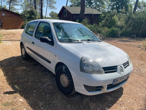 Renault Clio II CLIO SOCIETE 1.5 dCi 70 CAMPUS GENERIQUE 2006 occasion Carnoules 83660