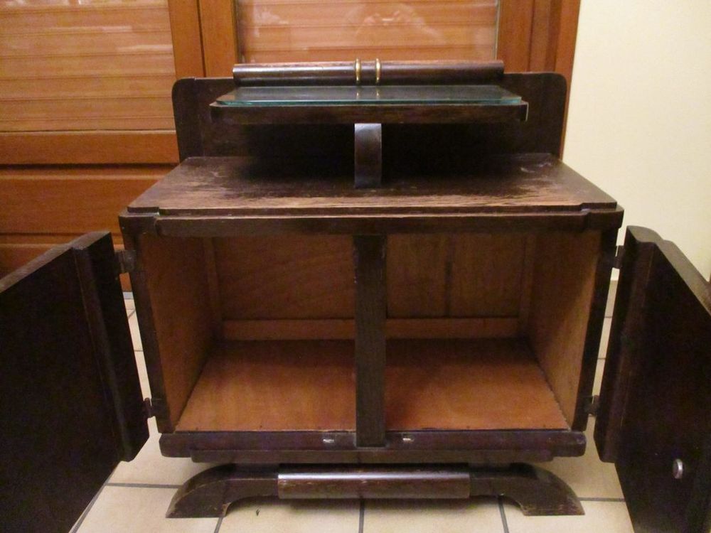 meuble de chevet en bois massif et une petite tablette Meubles