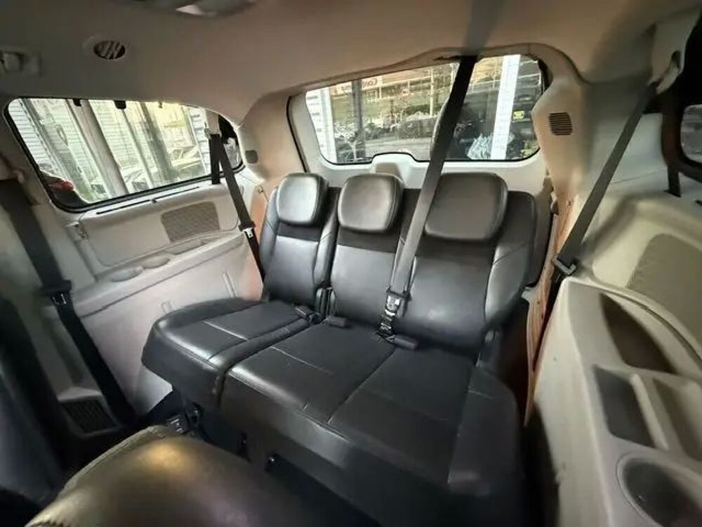 Voyager Chrysler Grand voyager 2.8 crd LIMITED 7 PLACES 2011 occasion 83830 Bargemon