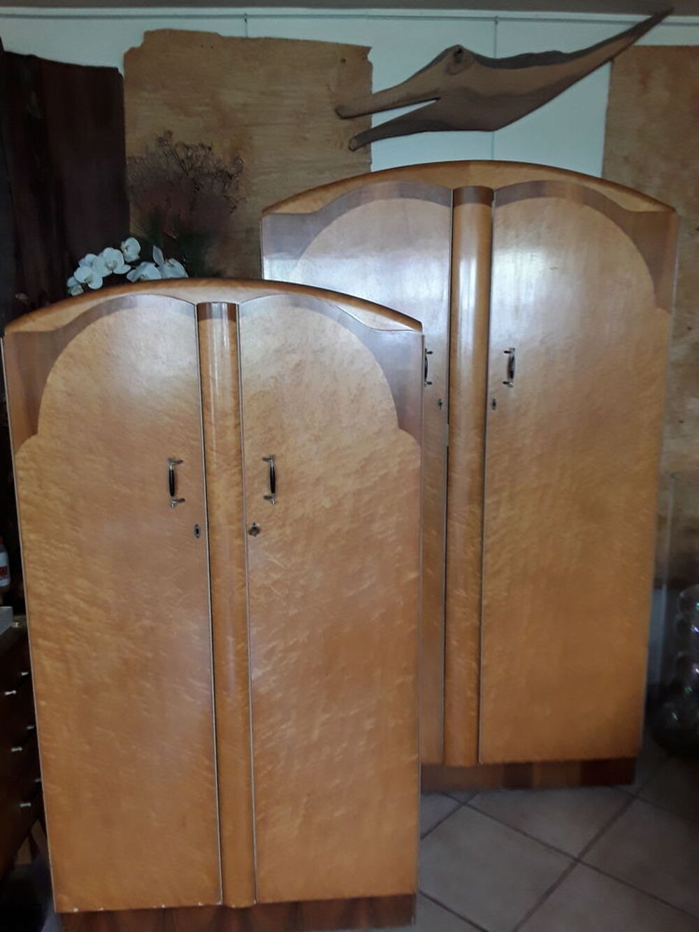 paire d'armoires asym&eacute;triques &eacute;b&eacute;nisterie des ann&eacute;es 1960 Meubles