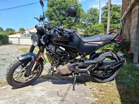Moto HUSQVARNA 2023 occasion Legé 44650