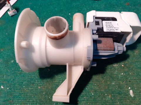 pompe  machine  a laver 30 Saint-Quentin (02)