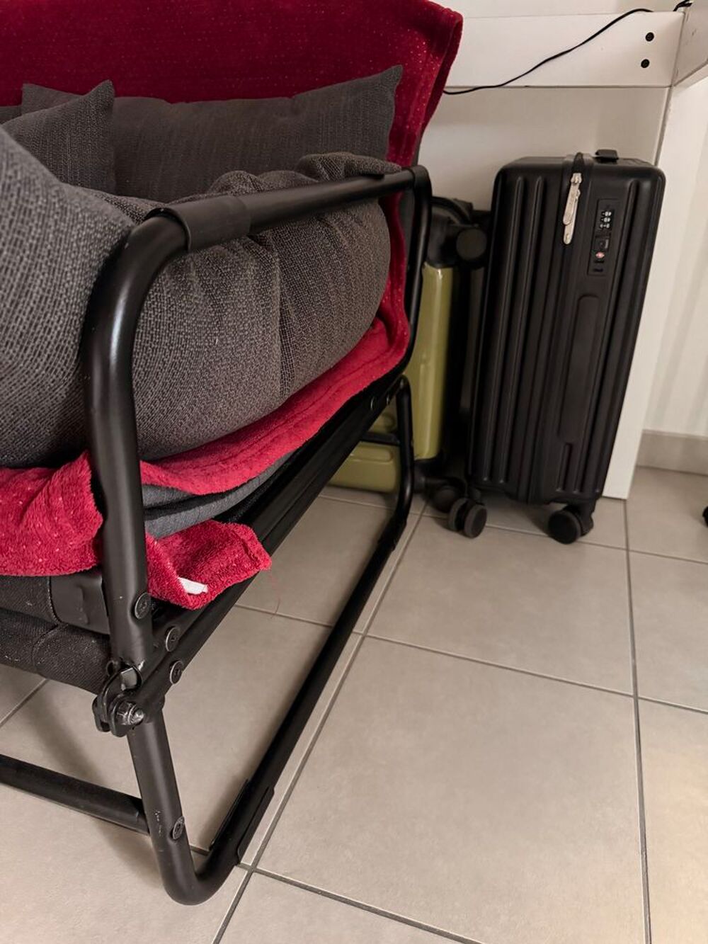 canap&eacute; IKEA Hammarn convertible Meubles