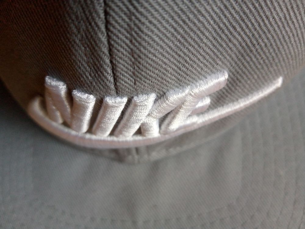 casquette Nike grise - broderie &eacute;paisse Vêtements