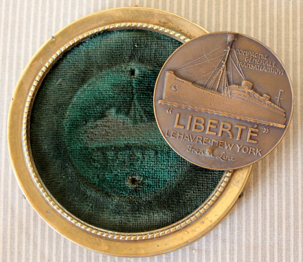 M&eacute;dailles bronze Paquebot Transatlantique French Line 1950 