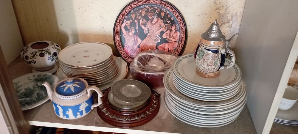 Diff&eacute;rents objets de d&eacute;coration
Décoration