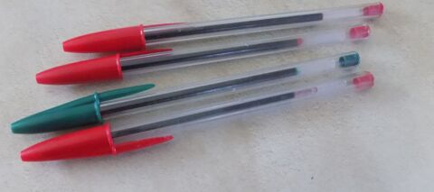 4 stylos 1 La Motte-d'Aveillans (38)