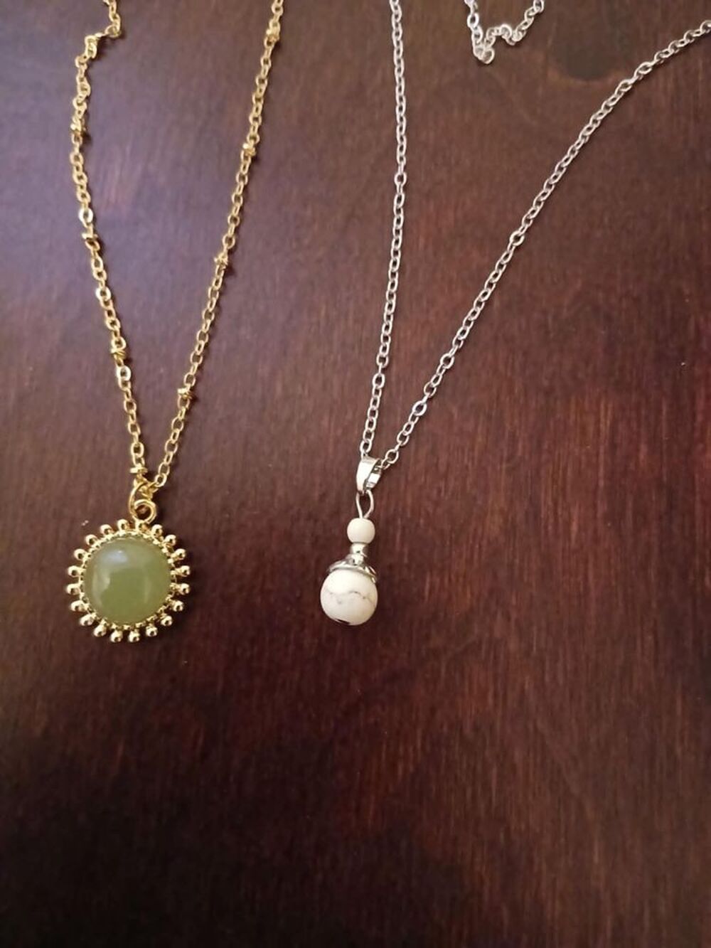  Deux beaux colliers soleil et goutte d'eau N&deg; 1391 Bijoux et montres