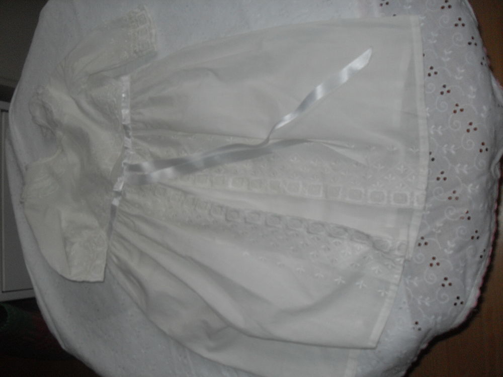 Ancienne robe de bapt&ecirc;me en coton blanc Vêtements enfants