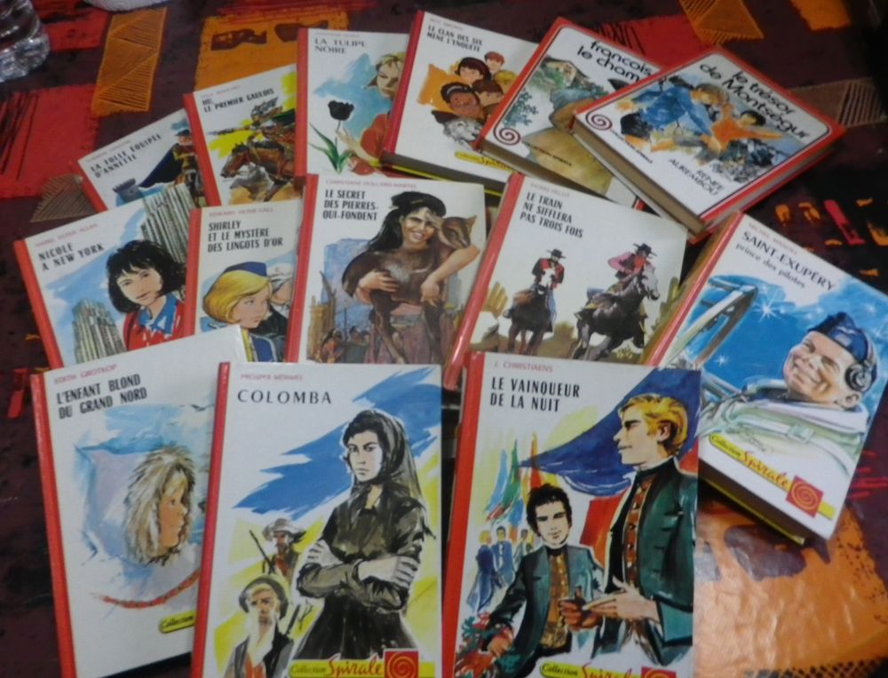 LOT 25 COLLECTION SPIRALE Livres et BD
