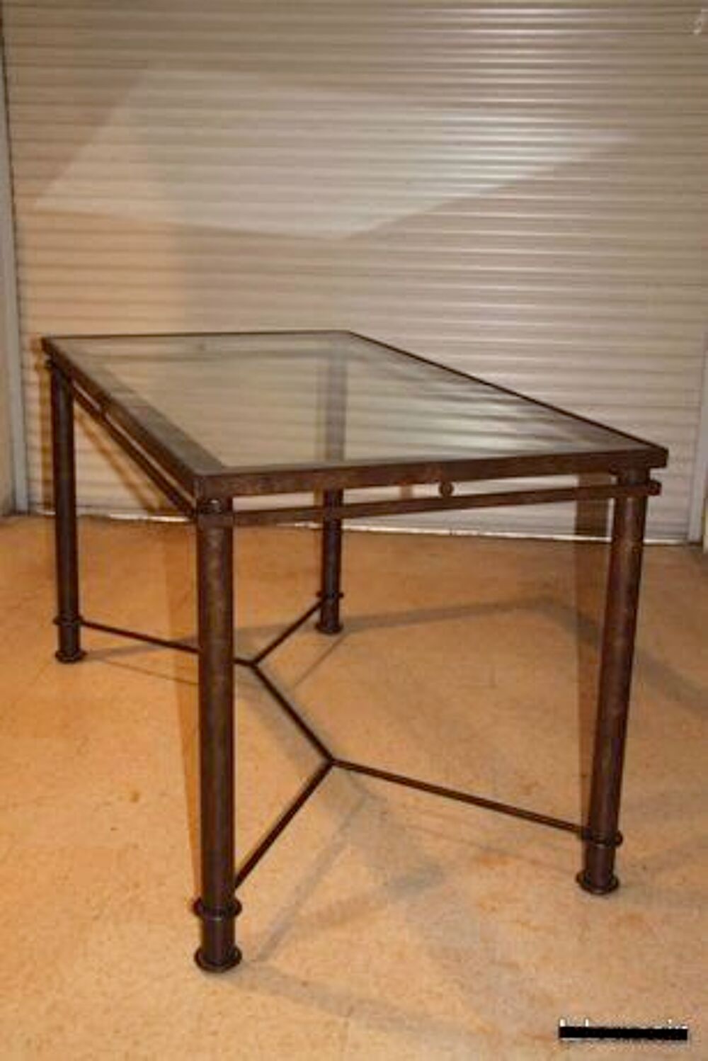 Lot de deux tables. Meubles