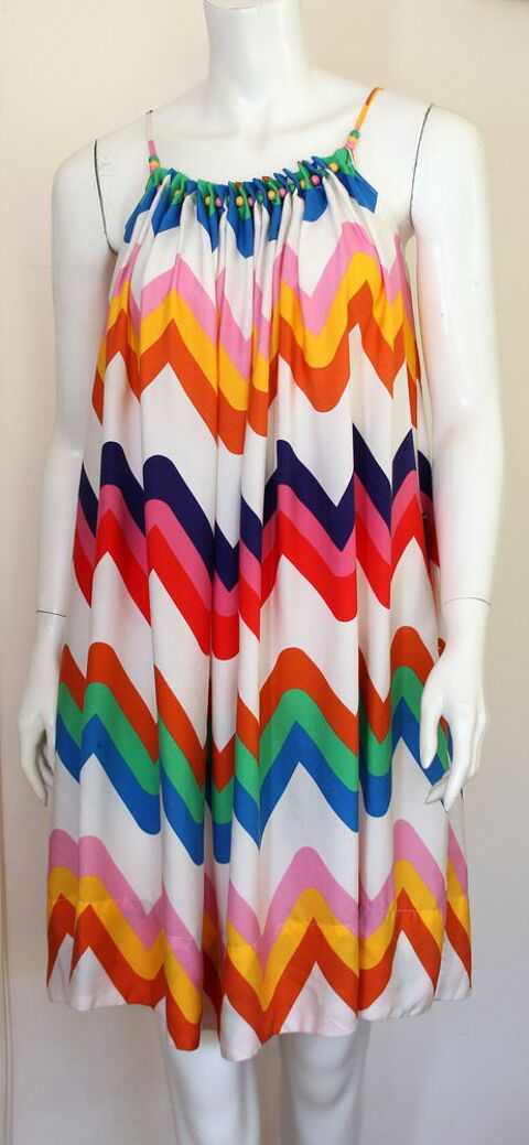 Robe motifs géométriques STELLA MC CARTNEY T.36
Issy-les-Moulineaux (92)