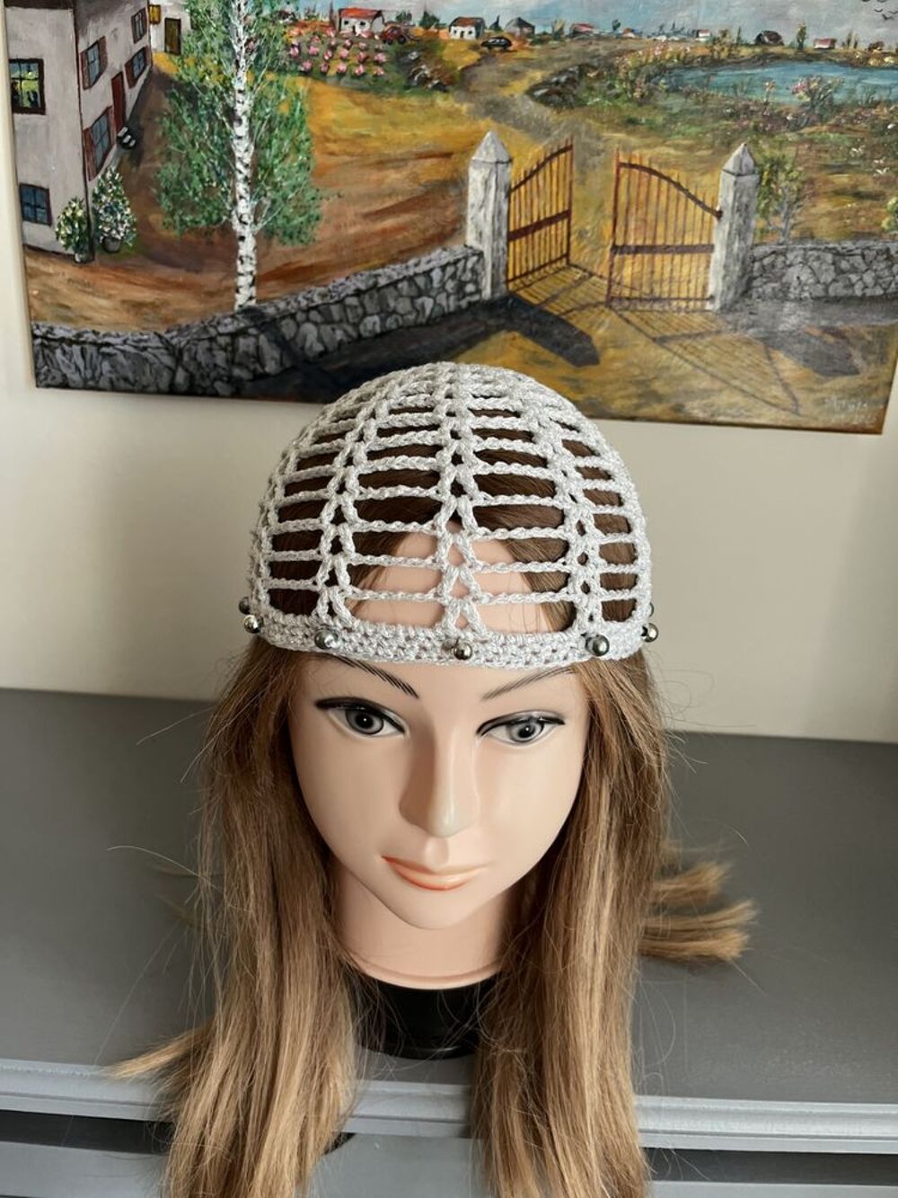 Chapeau Blanc paillettes argent&eacute; perles fait main Vêtements