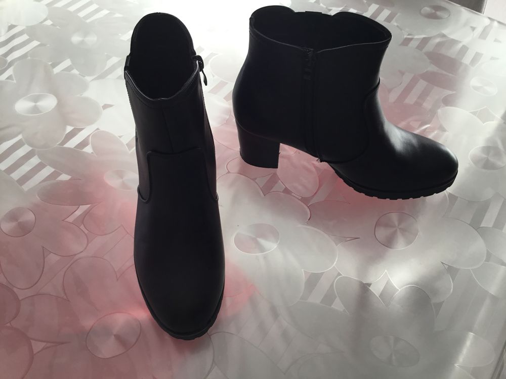 BOTTES NOIRES EN CUIR Chaussures