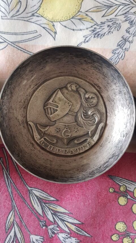 2 coupelles militaires 25 Saint-Mandrier-sur-Mer (83)